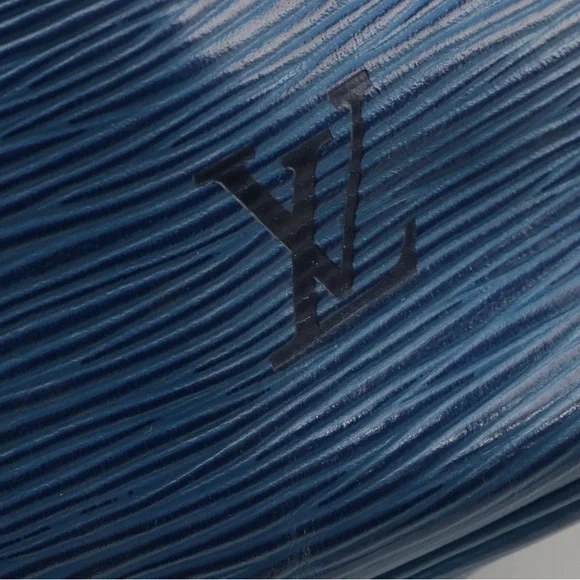 Louis Vuitton Petit Noé Bucket Bag in Toledo Blue Epi Leather - GUC